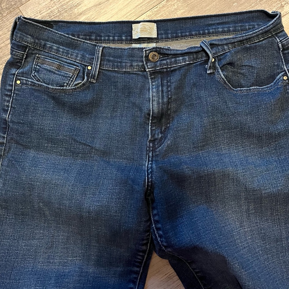 Levi's Dark Blue Cropped/cuffed Women's Jeans
